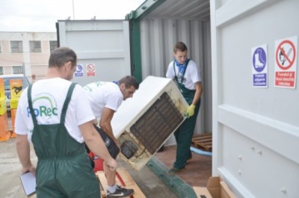RoRec curăţă localitatea Kogălniceanu de deşeuri